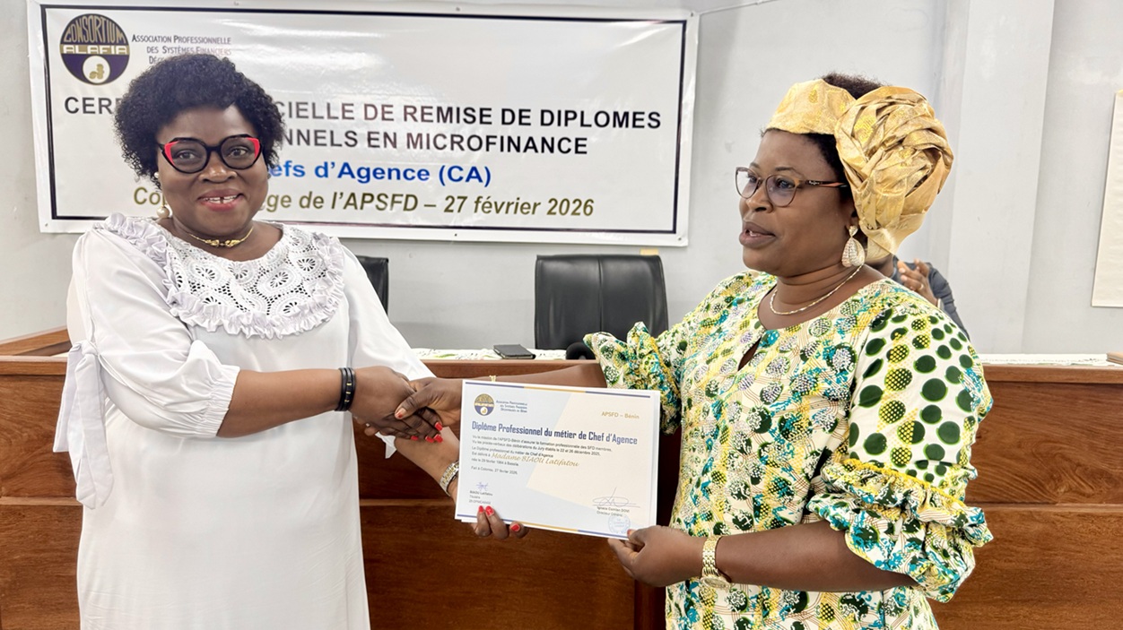 Consortium Alafia: la promotion 2025 des Chefs d’agence  diplômés par l’APSFD-Bénin reçoivent leurs parchemins
